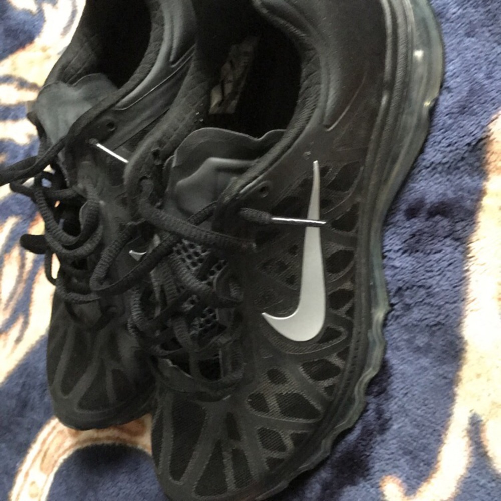 Black nike Airmax
